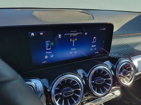 Certified 2025 Mercedes-Benz GLB 250 image 22