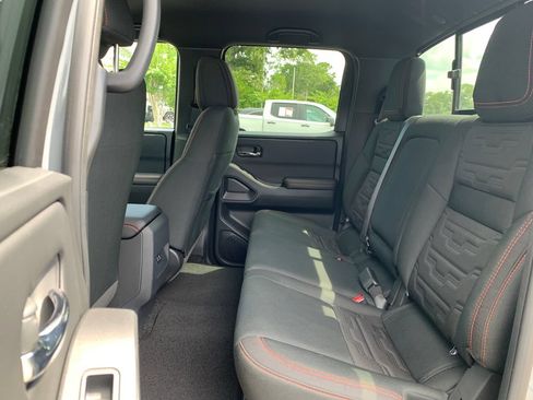 Used 2025 Nissan Frontier Pro-X RWD image 23