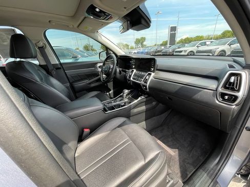 Used 2023 Kia Sorento SX AWD/4WD image 28