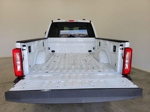 Used 2024 Ford F250 XLT w/ FX4 Off-Road Package AWD/4WD image 9