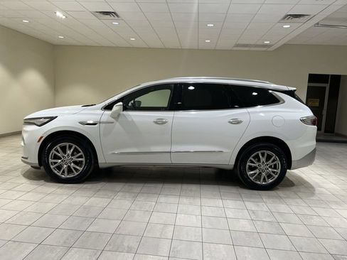 Used 2023 Buick Enclave Essence w/ Experience Buick Package AWD/4WD image 2