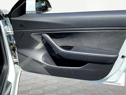 Used 2020 Tesla Model 3 Performance image 28