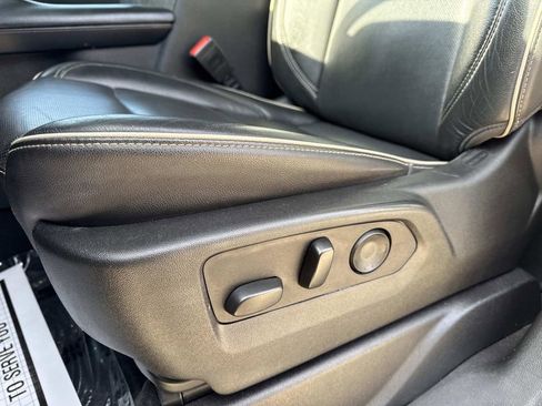 Used 2021 Chevrolet Tahoe Premier w/ Premium Package image 19