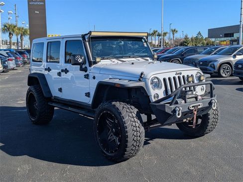 Used 2015 Jeep Wrangler Unlimited Sahara w/ Connectivity Group image 3