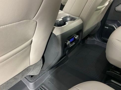 Used 2025 GMC Acadia Elevation w/ Elevation Premium Package image 18