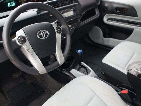 Used 2012 Toyota Prius C One image 8