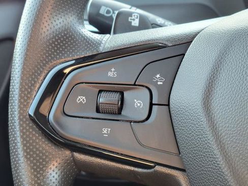 Used 2023 Chevrolet Bolt EUV LT FWD image 14