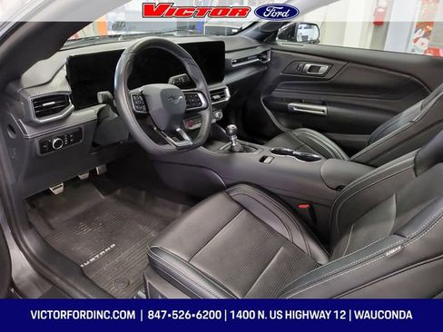 Used 2025 Ford Mustang GT Premium image 12