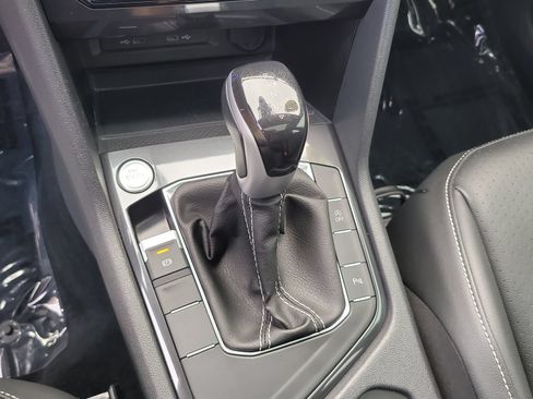 Used 2023 Volkswagen Tiguan SE R-Line FWD image 25