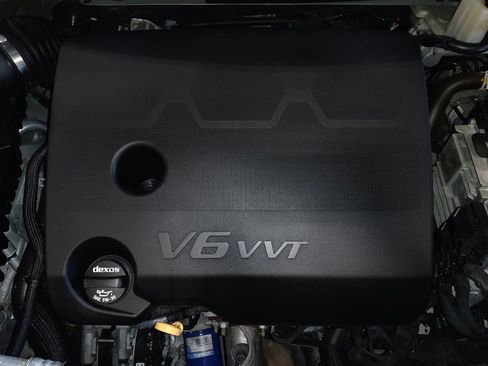 Used 2019 Chevrolet Traverse LT image 30