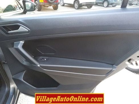 Used 2020 Volkswagen Tiguan SE R-Line image 39