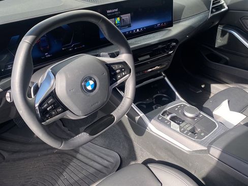 Used 2025 BMW 330i Sedan w/ Convenience Package RWD image 7