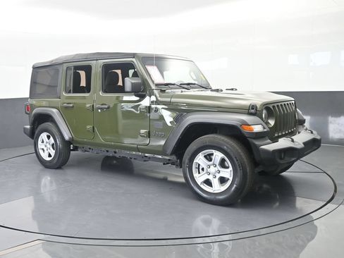 Used 2022 Jeep Wrangler Unlimited Sport AWD/4WD image 8