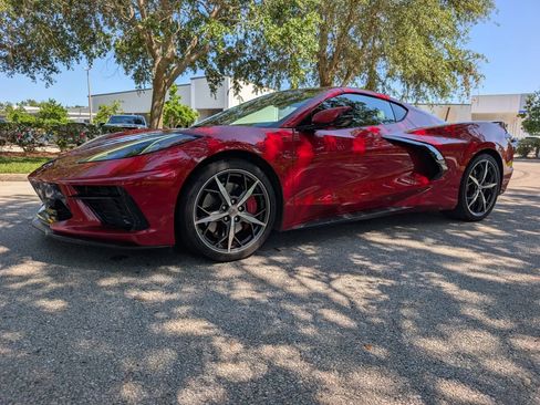 Used 2021 Chevrolet Corvette Stingray Preferred Cpe w/ Z51 Performance Package RWD image 3