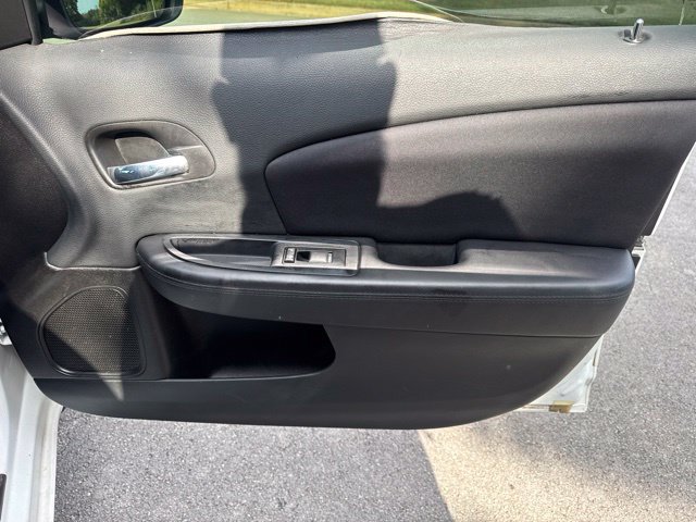 Used 2014 Chrysler 200 Touring w/ 200 S Group FWD image 9