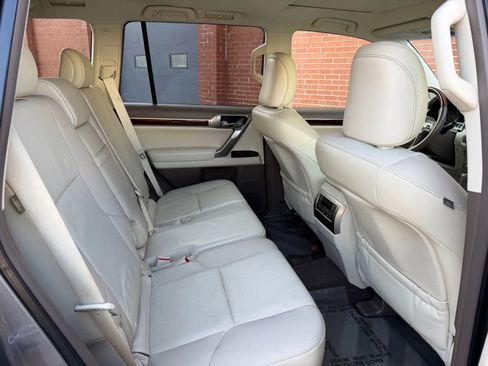 Used 2017 Lexus GX 460 image 20