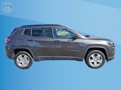 Certified 2022 Jeep Compass Latitude image 25