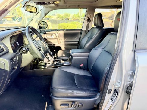 Used 2019 Toyota 4Runner TRD Off-Road Premium AWD/4WD image 11