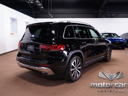 Used 2022 Mercedes-Benz GLB 250 w/ Premium Package image 7