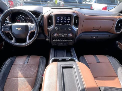 Used 2020 Chevrolet Silverado 1500 High Country w/ Technology Package AWD/4WD image 10