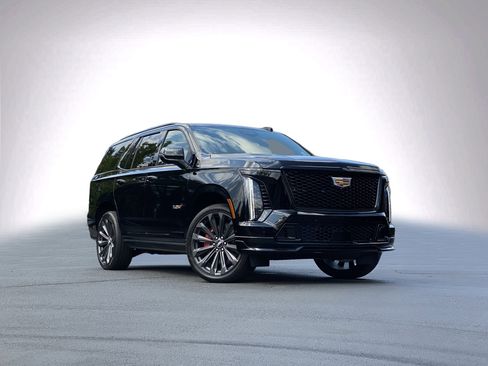 Used 2026 Cadillac Escalade V AWD/4WD image 2