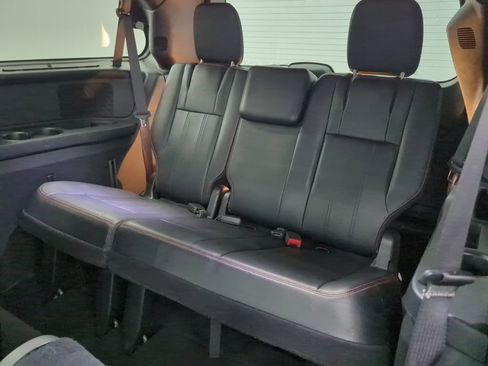 Used 2017 Dodge Grand Caravan GT FWD image 24
