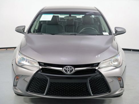 Used 2017 Toyota Camry SE image 38