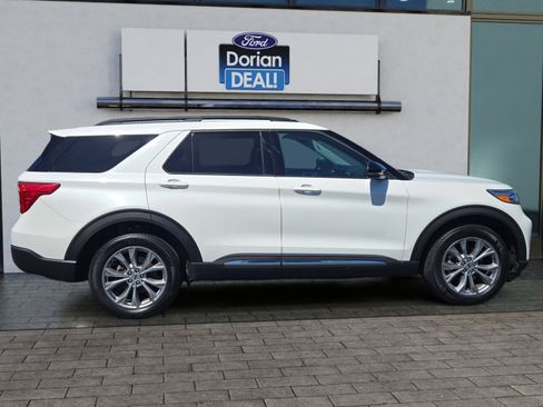 Used 2023 Ford Explorer XLT w/ Equipment Group 202A AWD/4WD image 2
