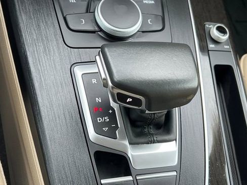 Used 2020 Audi Q5 2.0T Premium image 24