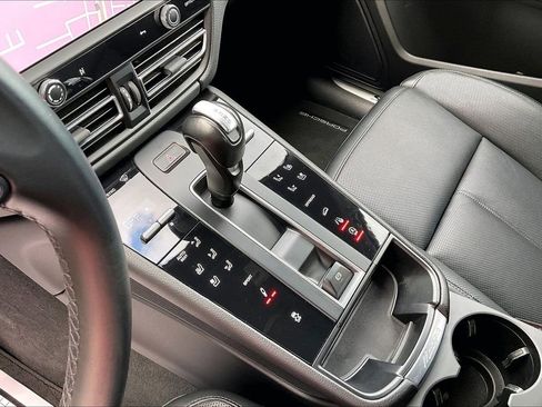 Used 2023 Porsche Macan S image 17