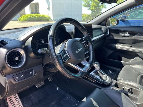 Used 2022 Kia Forte GT-Line w/ GT-Line Premium Package image 9