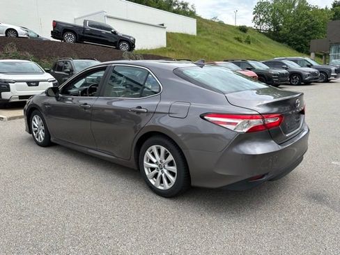 Used 2019 Toyota Camry LE FWD image 3