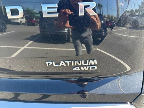 Used 2022 Nissan Pathfinder Platinum w/ Cargo Package image 5