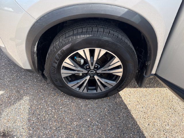 Certified 2023 Nissan Rogue SV w/ SV Premium B Package FWD image 12