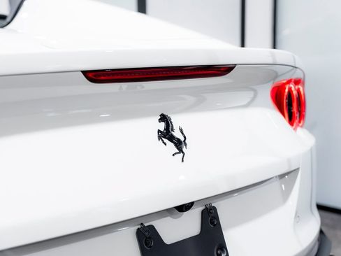 Used 2023 Ferrari 812 GTS RWD image 20