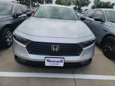 Used 2026 Honda Accord SE image 2