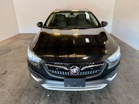 Used 2018 Buick Regal Essence w/ Driver Confidence Package #1 AWD/4WD image 3
