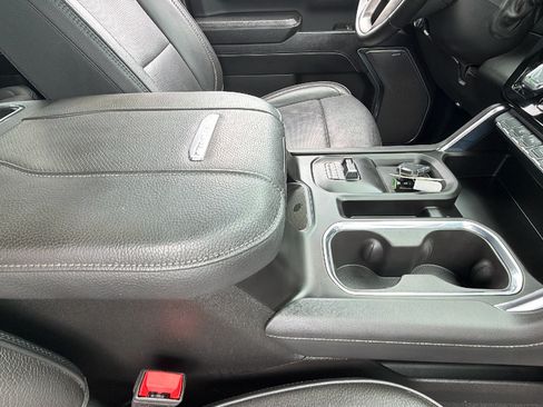 Used 2024 GMC Sierra 2500 Denali AWD/4WD image 37