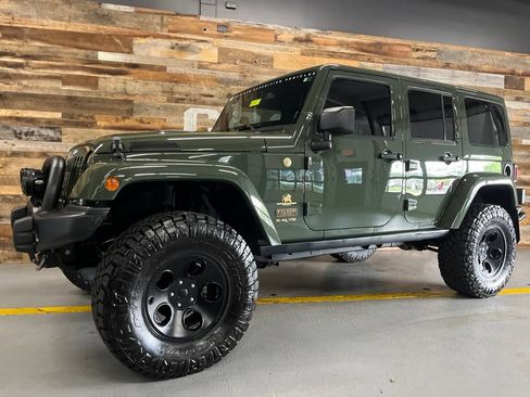 Used 2014 Jeep Wrangler Unlimited Rubicon w/ Connectivity Group AWD/4WD image 53