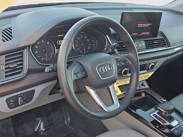 Used 2023 Audi Q5 2.0T Premium w/ Convenience Package AWD/4WD image 16