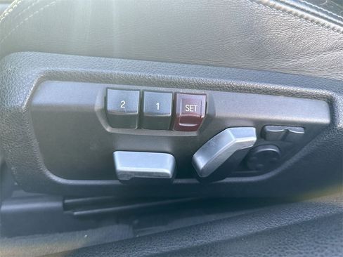 Used 2017 BMW M4 Convertible image 14