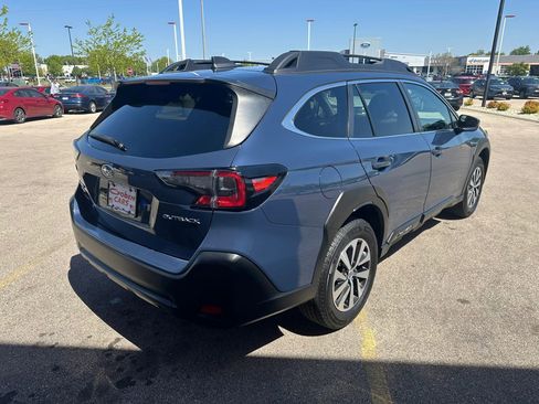 Used 2023 Subaru Outback Premium AWD/4WD image 5