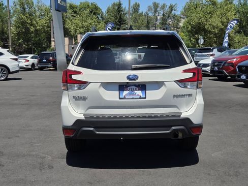 Used 2024 Subaru Forester Premium AWD/4WD image 6