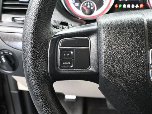 Used 2016 Dodge Grand Caravan SXT FWD image 24