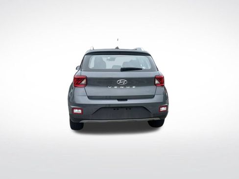 Used 2025 Hyundai Venue SEL FWD image 8
