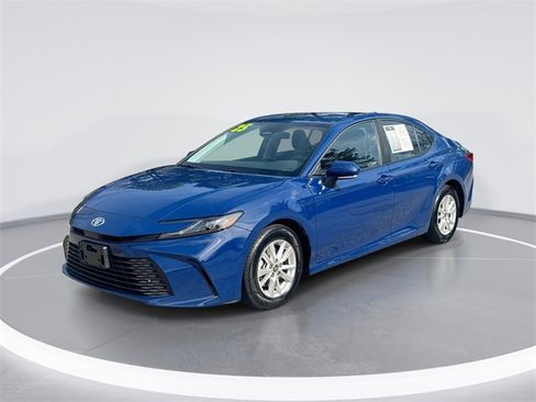 Used 2025 Toyota Camry LE image 1