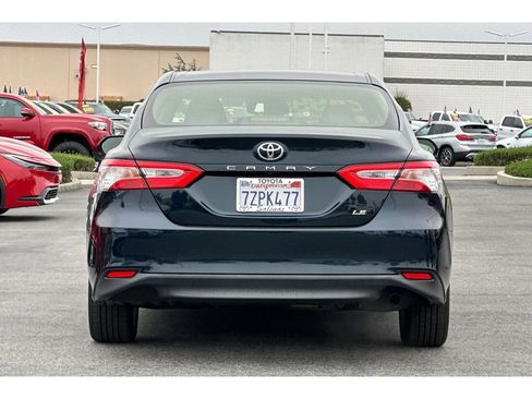 Used 2018 Toyota Camry LE w/ Convenience Package FWD image 5