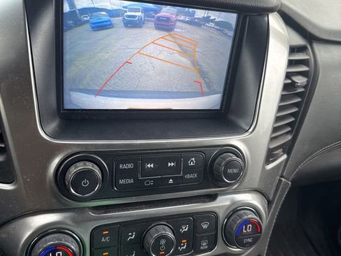 Used 2017 Chevrolet Suburban LT RWD image 18