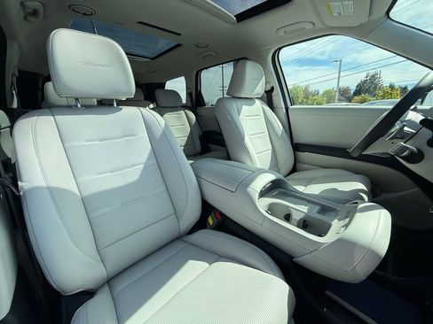 Certified 2026 Hyundai Palisade Calligraphy AWD/4WD image 30