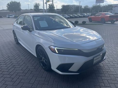 Used 2024 Honda Civic Sport image 3